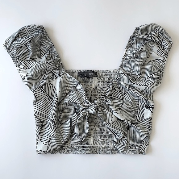 4Sienna tie front crop top - size S - Picture 1 of 9